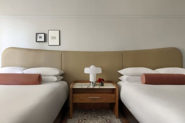 Kimpton Hotel Monaco Seattle by IHG-Premium Room, 2 Queen Beds-8