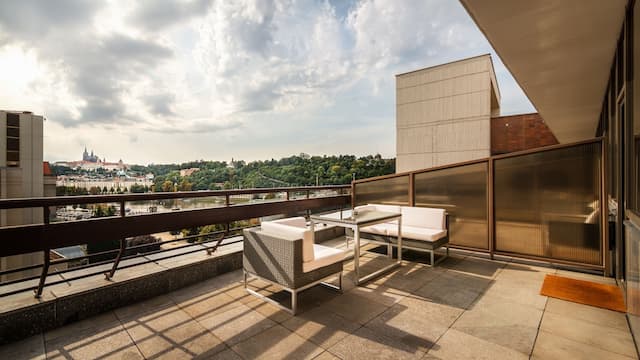 ザ プレジデント-デラックス ダブルルーム テラス シティビュー (Castle view and Terrace )-4