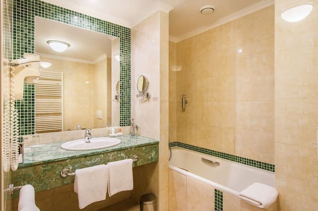 ザ プレジデント-スーペリア ダブルまたはツインルーム シティビュー-7