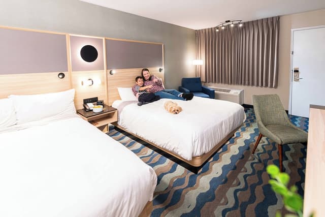 Accent Inns Burnaby-Two Queens-14