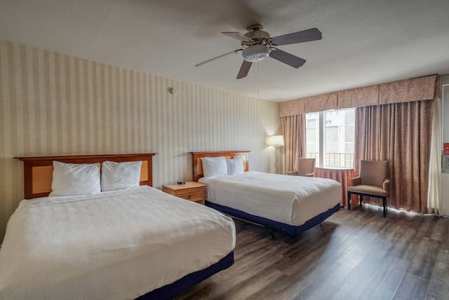 ウォーフ イン-スタンダード ルーム クイーンベッド 2 台 車いす対応-2