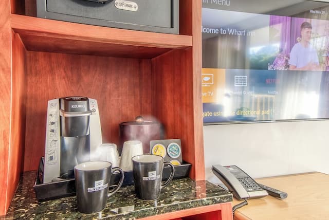 ウォーフ イン-クラシック ルーム キングベッド 1 台 冷蔵庫-14