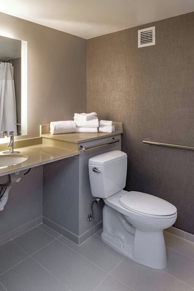 SpringHill Suites Anchorage Midtown-Suite, Multiple Beds-13