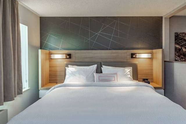 SpringHill Suites Anchorage Midtown-Suite, 1 King Bed with Sofa bed-3