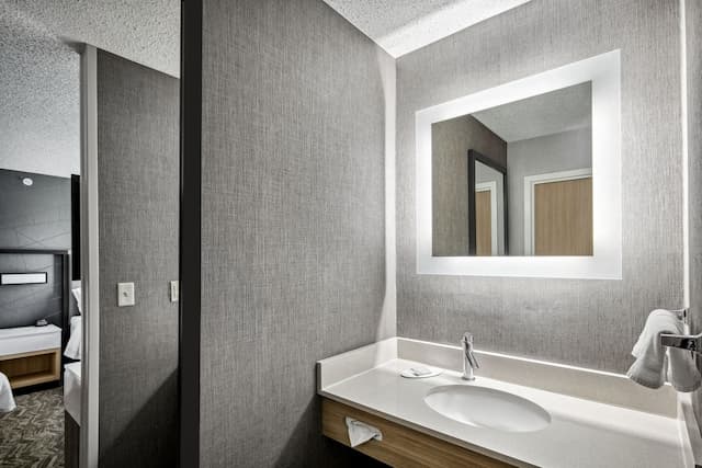 SpringHill Suites Anchorage Midtown-Suite, Multiple Beds-5