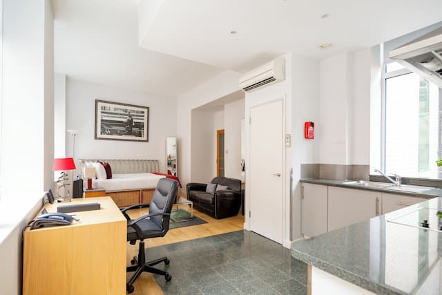 196 비숍스게이트-이그제큐티브 스튜디오-4