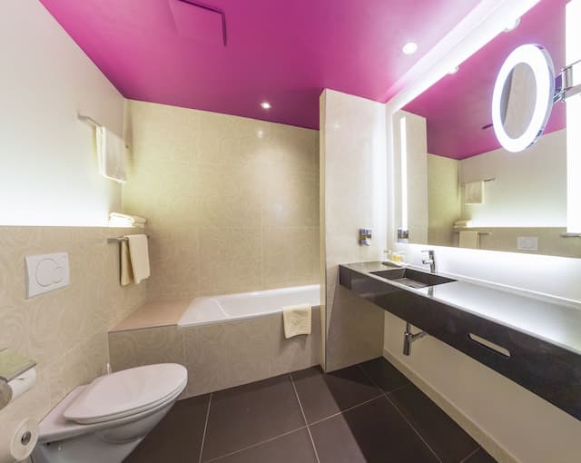 威赫紹夫酒店-豪華三人房, 花園景觀-8