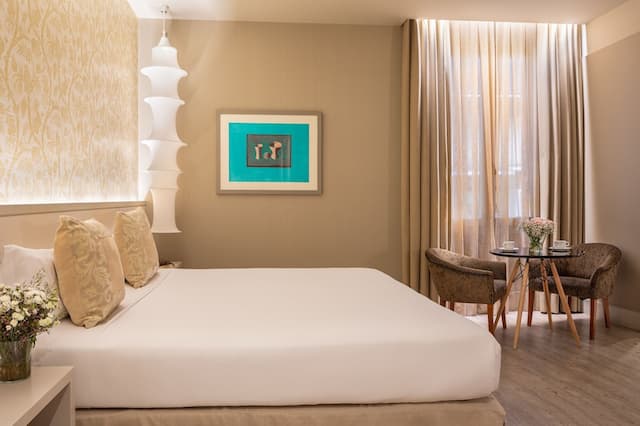 Duquesa de Cardona Hotel 4 Sup by Duquessa Hotel Collection-三人房 (with Extra Bed)-1