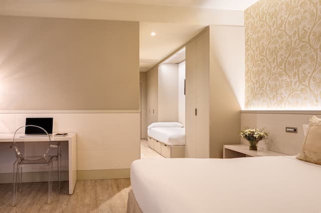 Duquesa de Cardona Hotel 4 Sup by Duquessa Hotel Collection-三人房 (with Extra Bed)-5