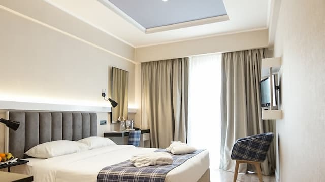 Athens Cypria Hotel-Executive Double or Twin Room-11