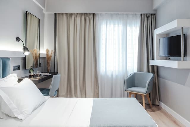 Athens Cypria Hotel-Economy Double or Twin Room-2