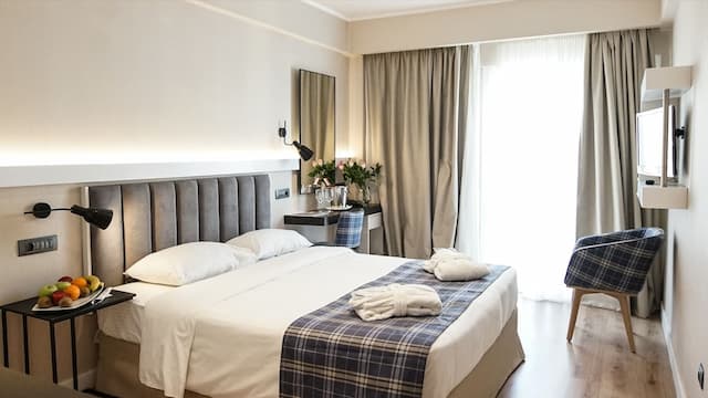 Athens Cypria Hotel-Executive Double Room (Acropolis View)-3