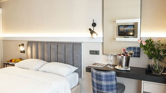 Athens Cypria Hotel-Executive Double Room (Acropolis View)-7