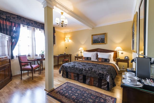 Golden Well Hotel-Superior Double or Twin Room-6