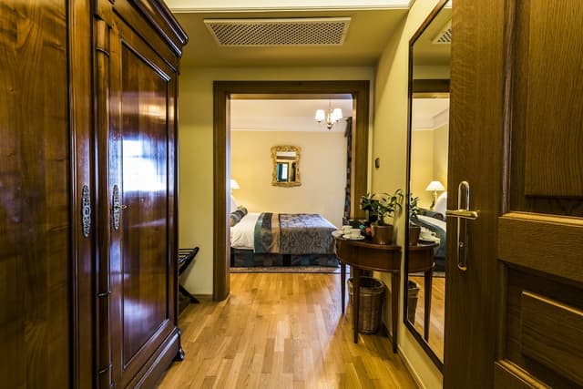 Golden Well Hotel-Deluxe Double or Twin Room-10