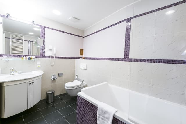 Golden Well Hotel-Superior Double or Twin Room-13