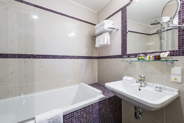 Golden Well Hotel-Superior Double or Twin Room-15