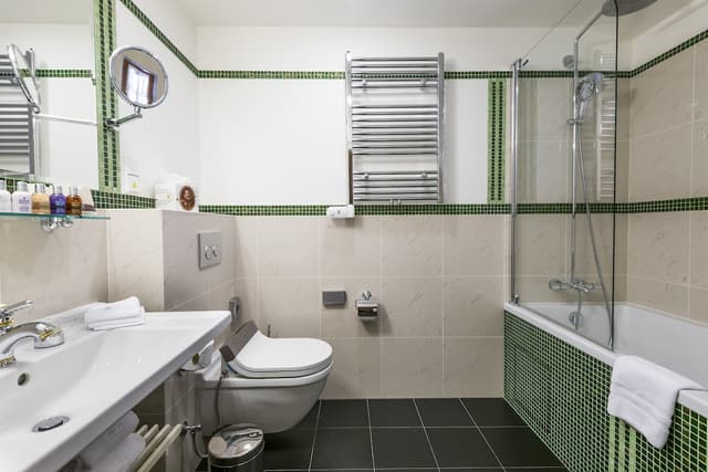 Golden Well Hotel-Superior Double or Twin Room-16