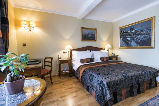 Golden Well Hotel-Superior Double or Twin Room-7