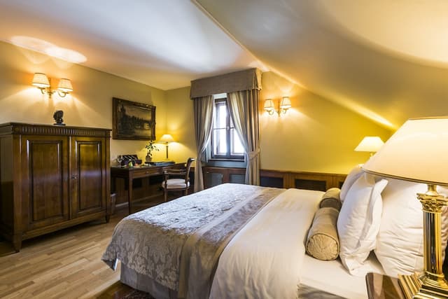 Golden Well Hotel-Superior Double or Twin Room-10