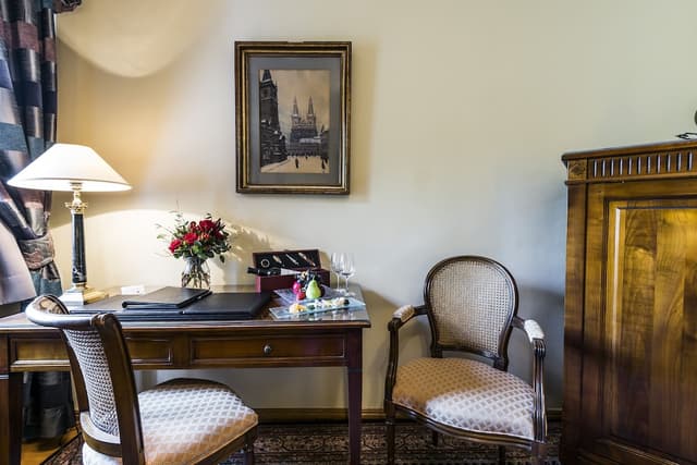 Golden Well Hotel-Deluxe Double or Twin Room-12