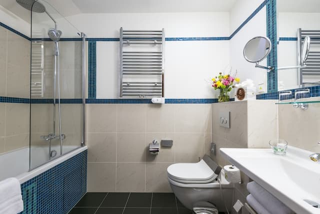 Golden Well Hotel-Superior Double or Twin Room-17