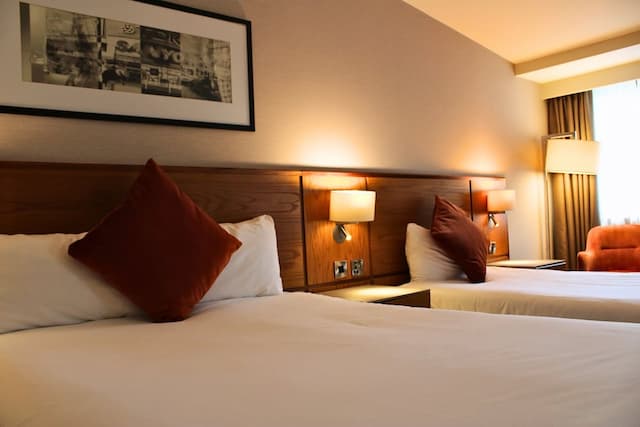The Crown London-Standard Room, 2 Twin Beds, Non Smoking-3