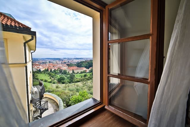 Hotel Questenberg-Grand Room, 1 King Bed-4