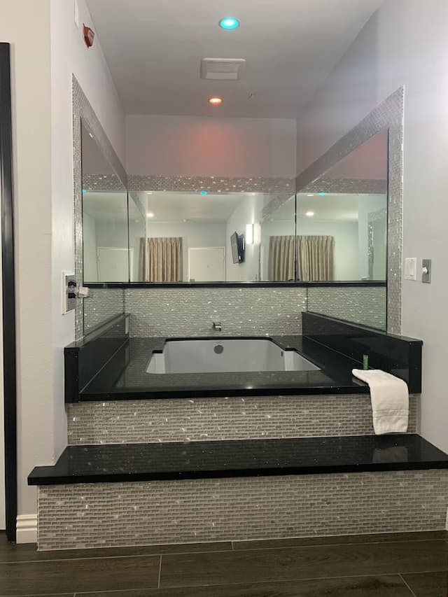 크레센트 인-디럭스 싱글룸, 킹사이즈침대 1개, 분사식 욕조-1