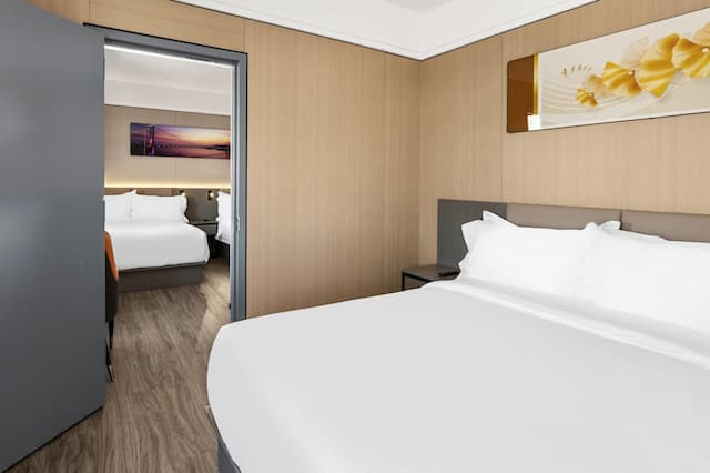 Ly New York Hotel-Family Double or Twin Room, 3 Twin Beds-1