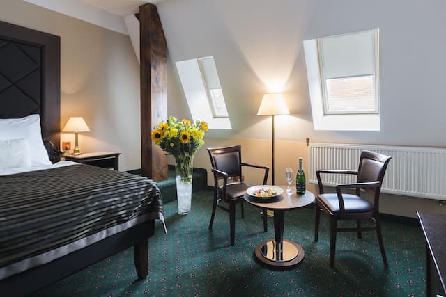 Hotel William-Deluxe Triple Room-1