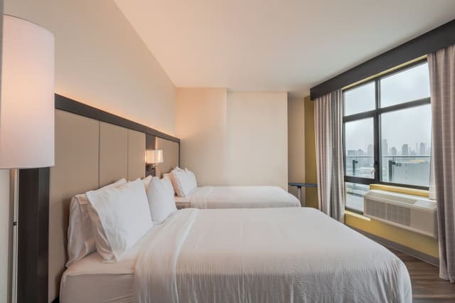 Holiday Inn Express Long Island City E New York by IHG-Standard Room, 2 Queen Beds, Accessible (Mobility Accessible)-4