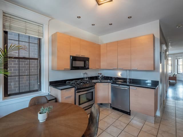 瑞格利維爾套房-Queen Room with Shared Bathroom 5-15