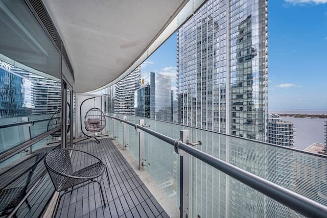 The Harbour Toronto-Design Suite-24