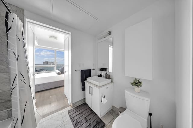 The Harbour Toronto-Design Suite-30