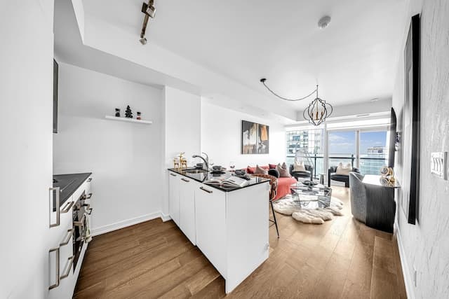 The Harbour Toronto-Design Suite-16