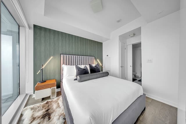 The Harbour Toronto-Design Suite-3