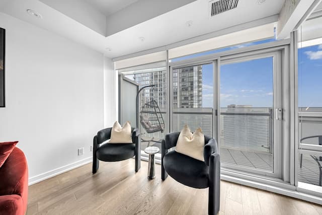 The Harbour Toronto-Design Suite-15