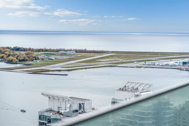 The Harbour Toronto-Design Suite-32