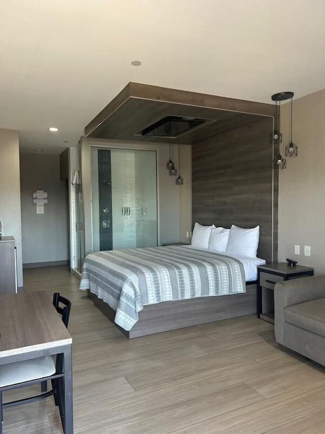 Express Inn - Richey-Superior Suite, Non Smoking-1