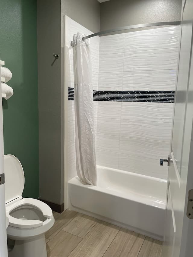 Express Inn - Richey-Luxury Suite, Non Smoking-4