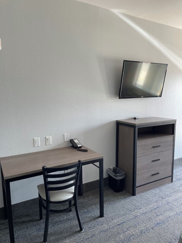 Express Inn - Richey-Deluxe Room, Accessible Bathtub, Non Smoking-2