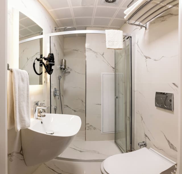 더 나우 호텔-Economy Double Room-6