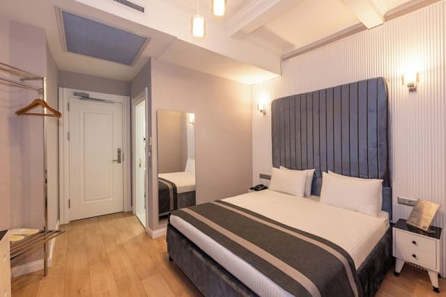 더 나우 호텔-Economy Double Room-1