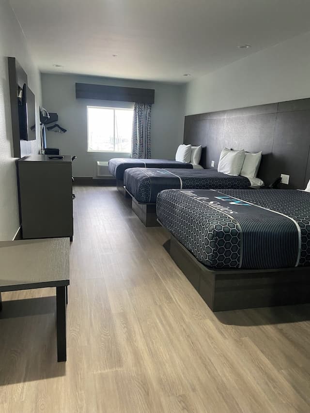 リブ イン アンド スイーツ-3 Queen Bed Non-Smoking-9