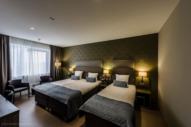OZO Hotels Arena Amsterdam-Triple Room, 3 Twin Beds-1