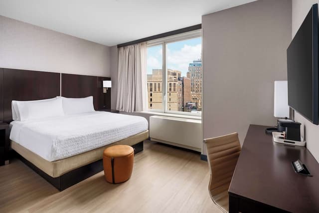 Hampton Inn Manhattan/Times Square Central-King Room-6