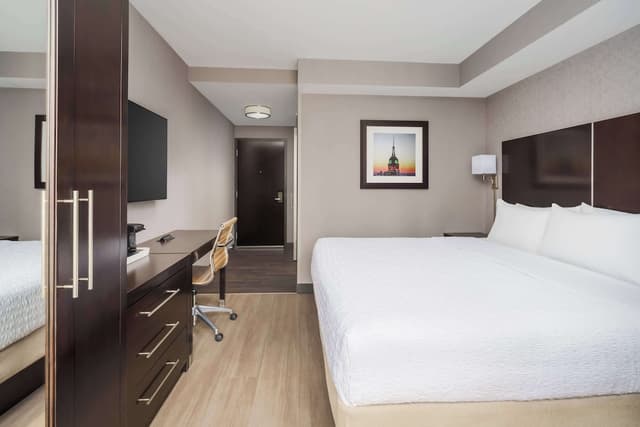 Hampton Inn Manhattan/Times Square Central-King Room-4