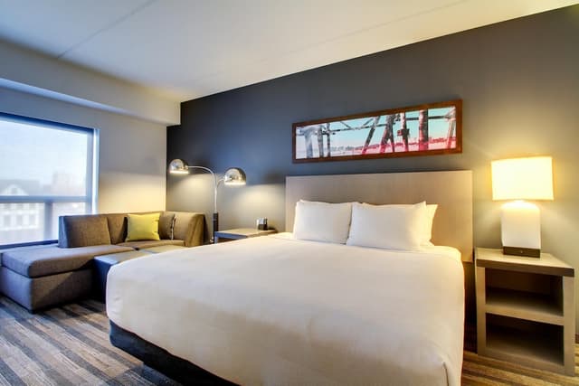 芝加哥埃文斯頓凱悅嘉寓酒店-標準客房, 1 張特大雙人床-1