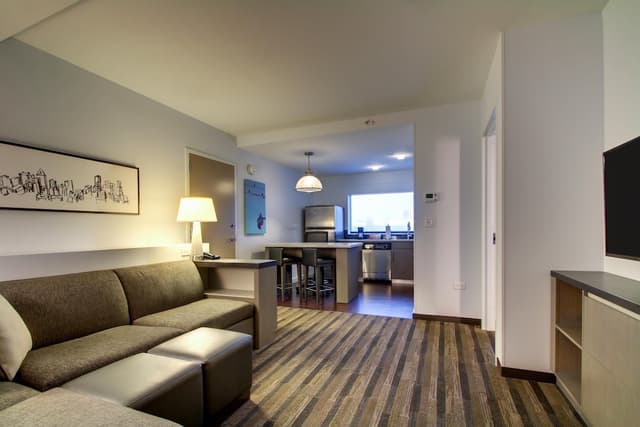 芝加哥埃文斯頓凱悅嘉寓酒店-套房, 1 張特大雙人床和 1 張沙發床-3